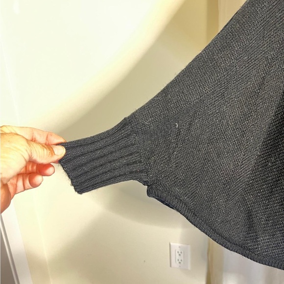 Denver Hayes Classic Black Women's Cape - Picture 3 of 7